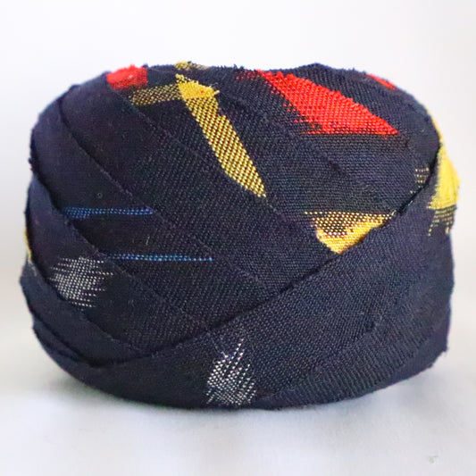 Colorful geometric pattern in navy blue (Y02311037)