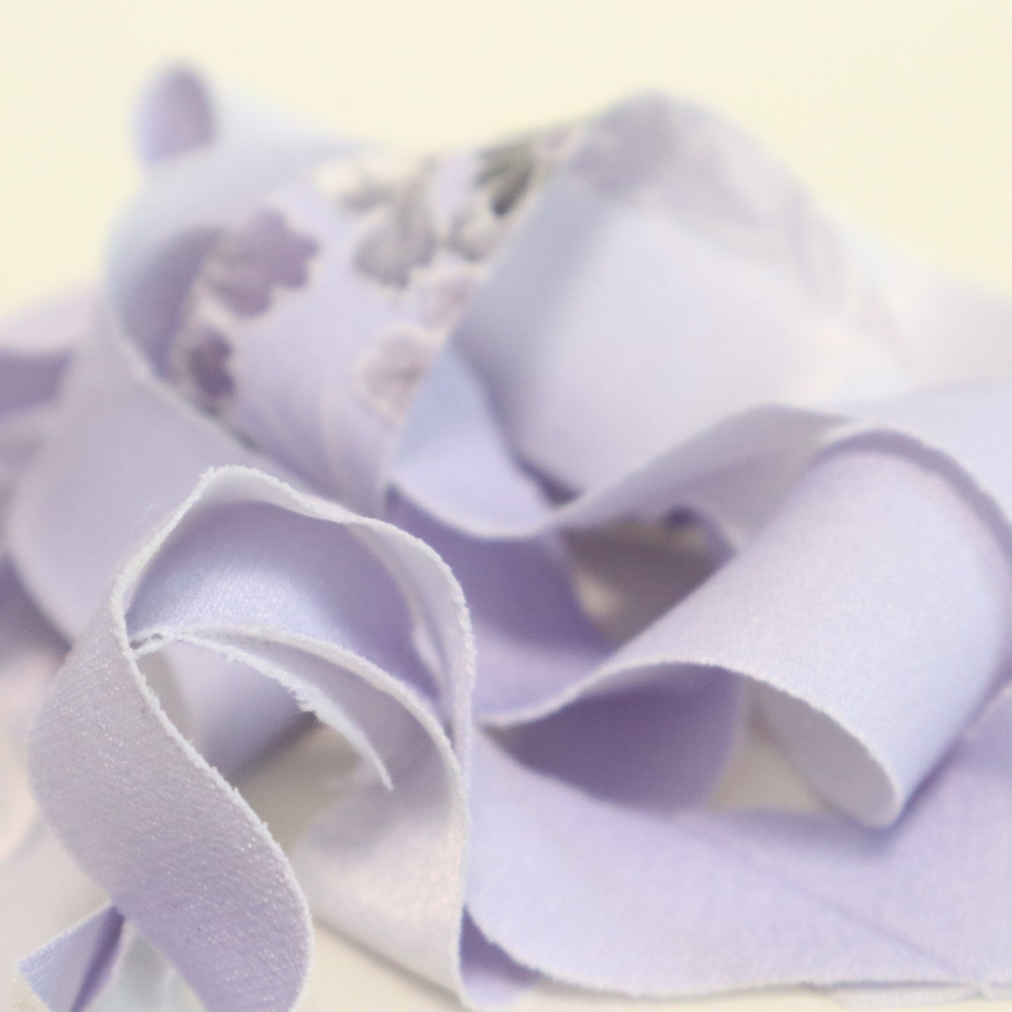 薄紫にところどころ花柄(Y02605006)