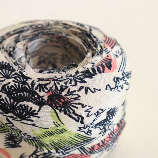 白地に屋敷に花柄(Y02512003)