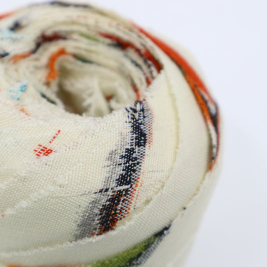 White wool orange red black yellow green (Y02305008)