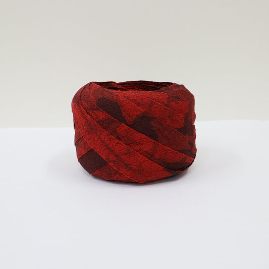 Ink and red abstract pattern, crepe (Y02403010)