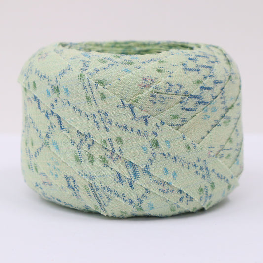 Light yellow-green with blue and green-pink ikat pattern - Tsumugi (Y02312046)