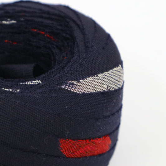 Dark blue wool with red and white ikat pattern (Y02403001)