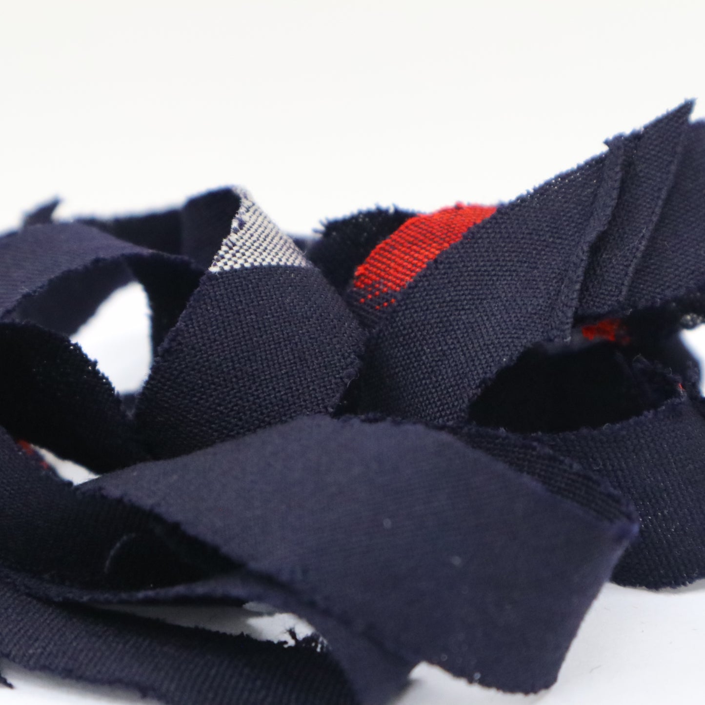 Dark blue wool with red and white ikat pattern (Y02403001)