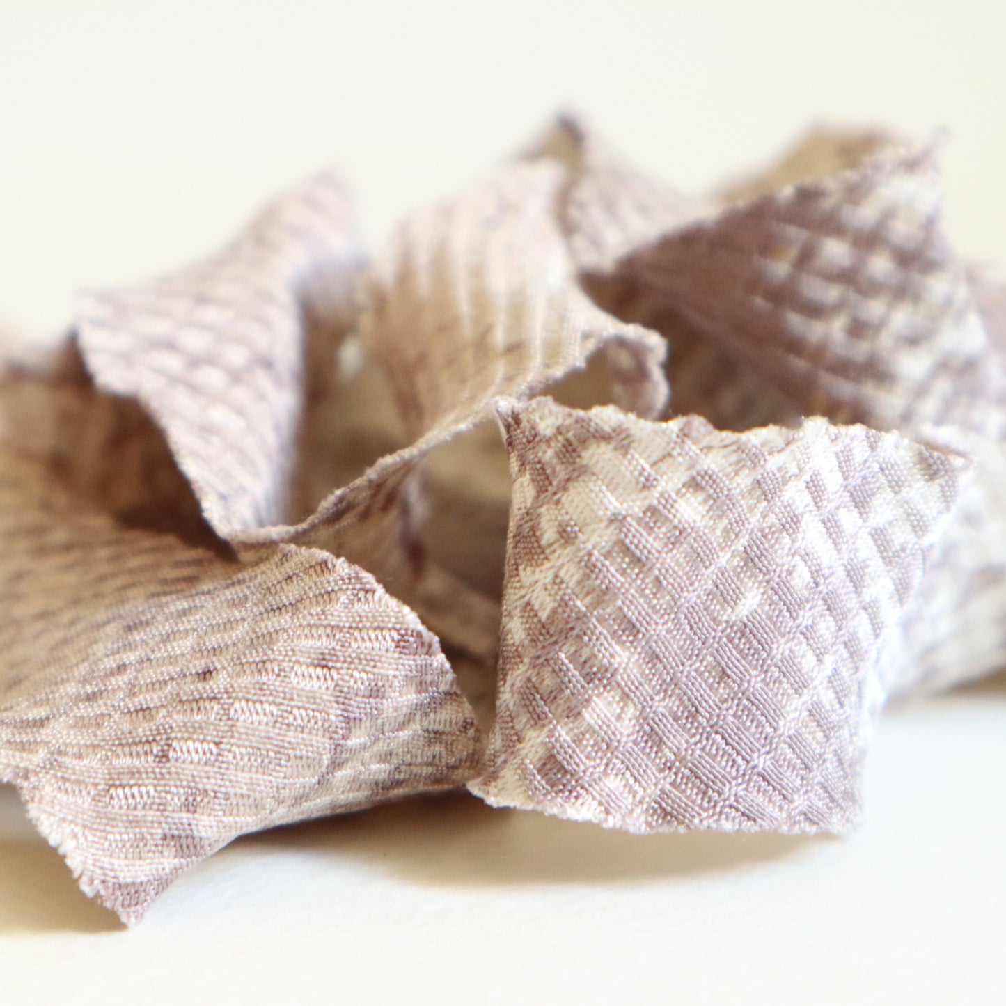 光沢のある灰色と灰藤色の斑柄・交織(Y02509001)