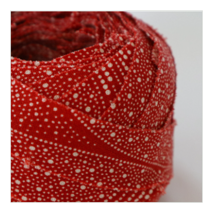 Dark brown large and small hailstones and crepe (Y02203022)