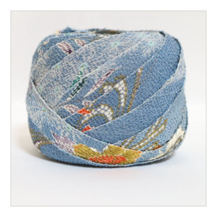 Indigo with floral pattern and crepe (Y02203007)