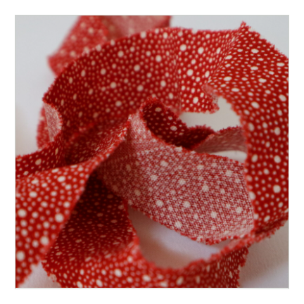 Dark brown large and small hailstones and crepe (Y02203022)