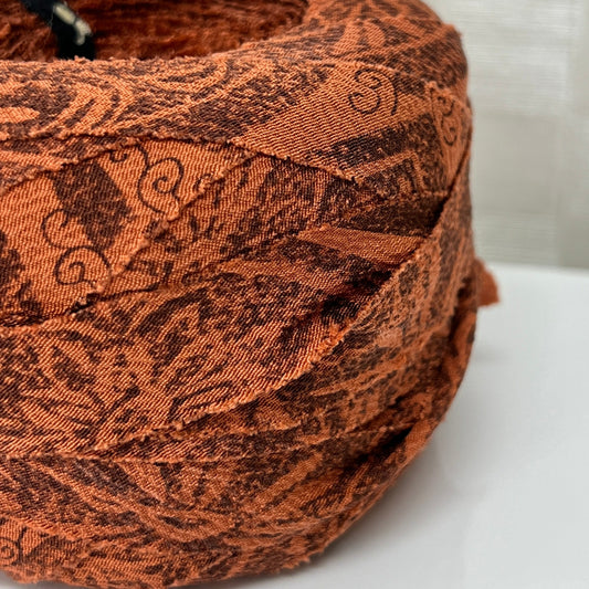 Yellow-brown sarasa-like pattern, crepe (Y00010147)