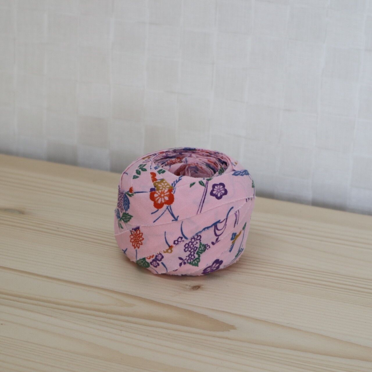 Pink running water and flower pattern Komon (Y00000503)