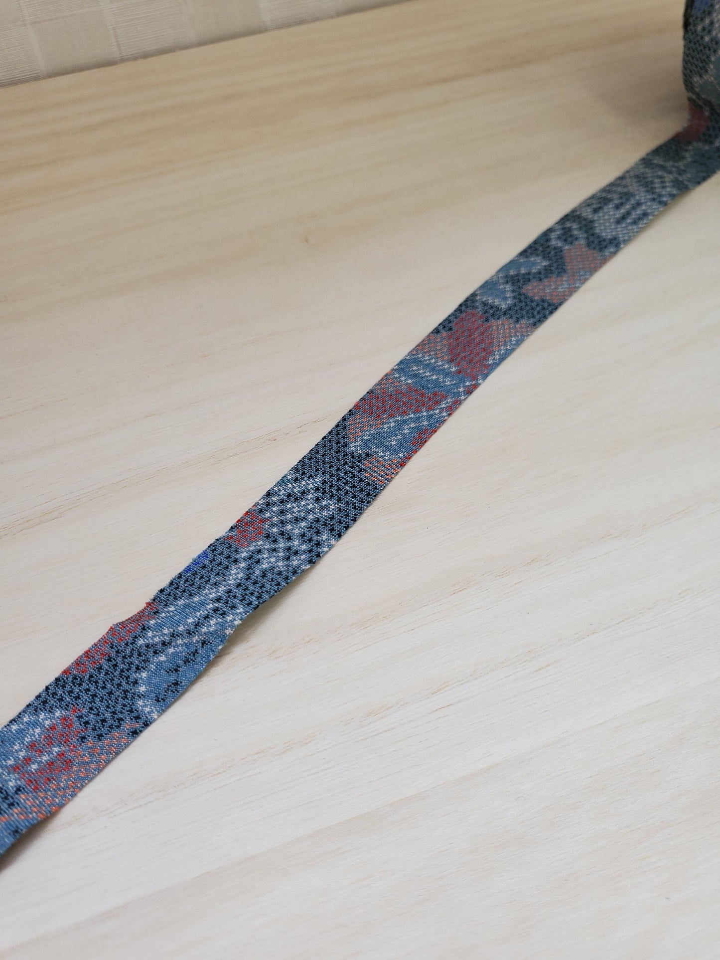 bluish gray with pink, red, and blue patterns (YY00005005)