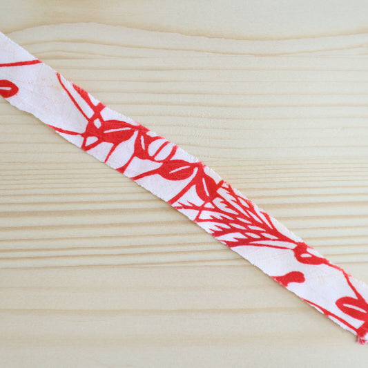 Red butterfly and flower pattern on a white background (Y00005041)