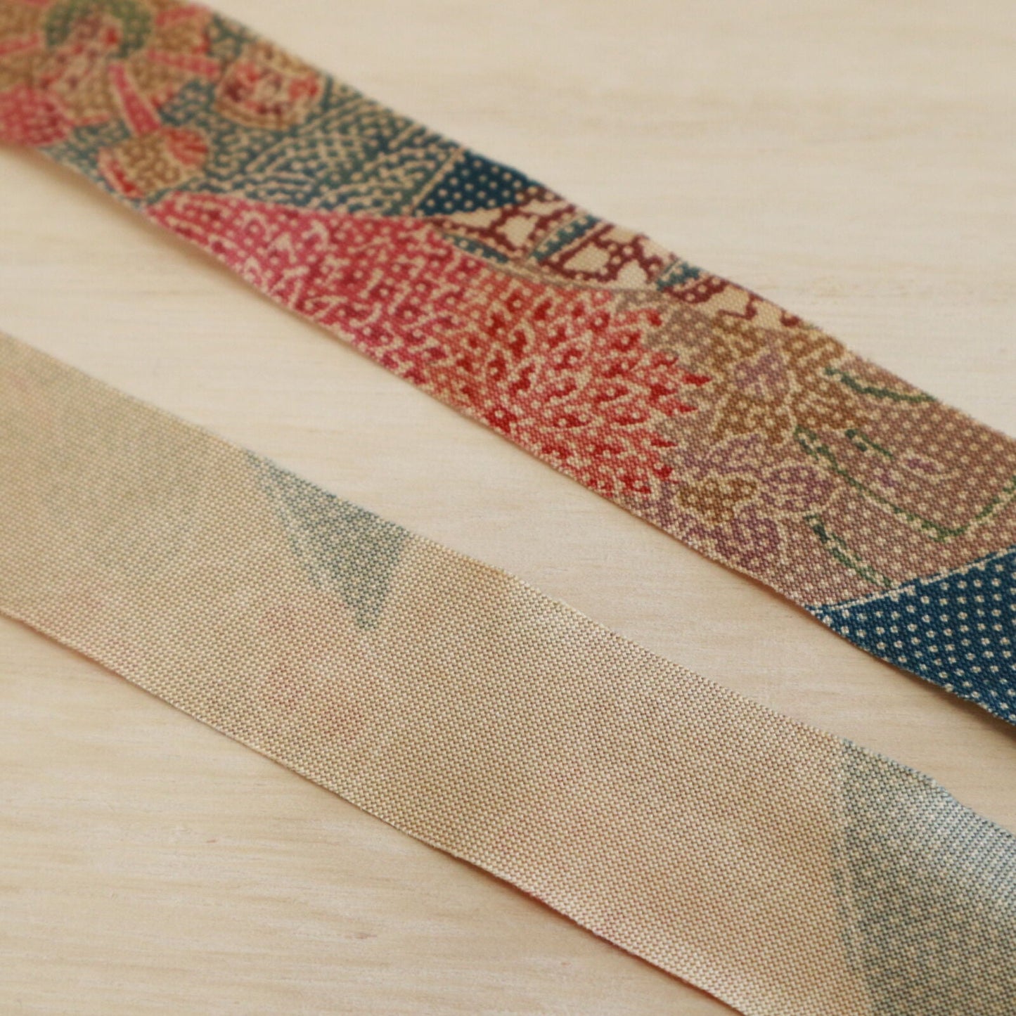 Light brown ground paper pattern Komon crepe (YY02008015)