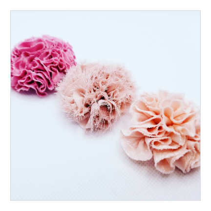 着物をアップサイクルした手芸素材・kimonoyarnで作る布のお花。手芸初心者の方にもおすすめ。