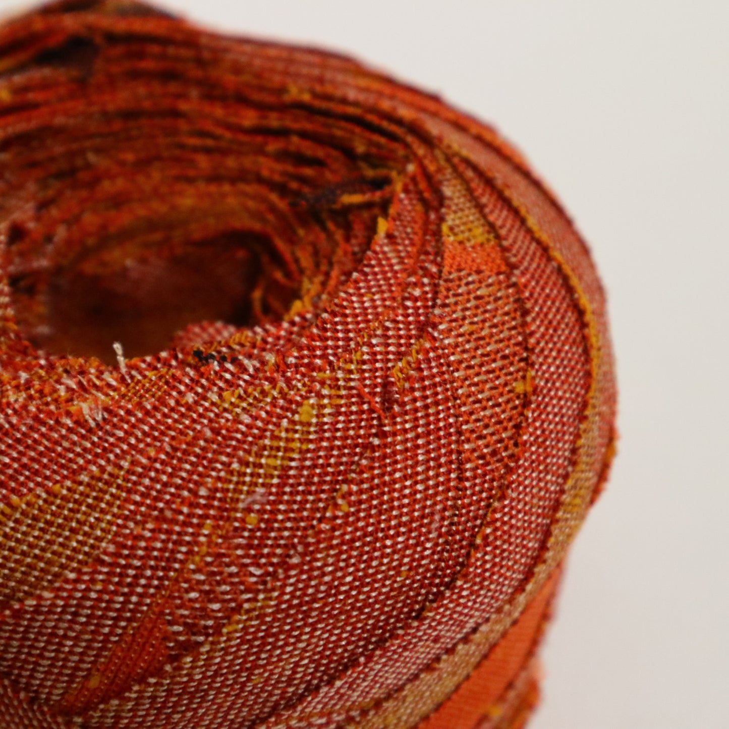 Orange, brick, and brown gradation with mixed weave (Y02601008)