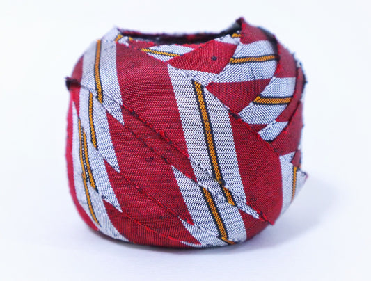 [Recommended yarn for bears] 30m ball / crimson and gray striped silk (coat fabric)