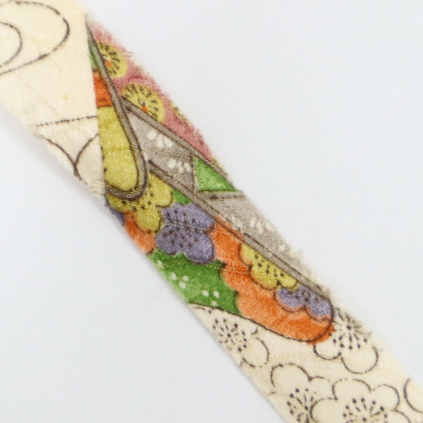 Unbleached mansion with floral pattern (Y02206015)