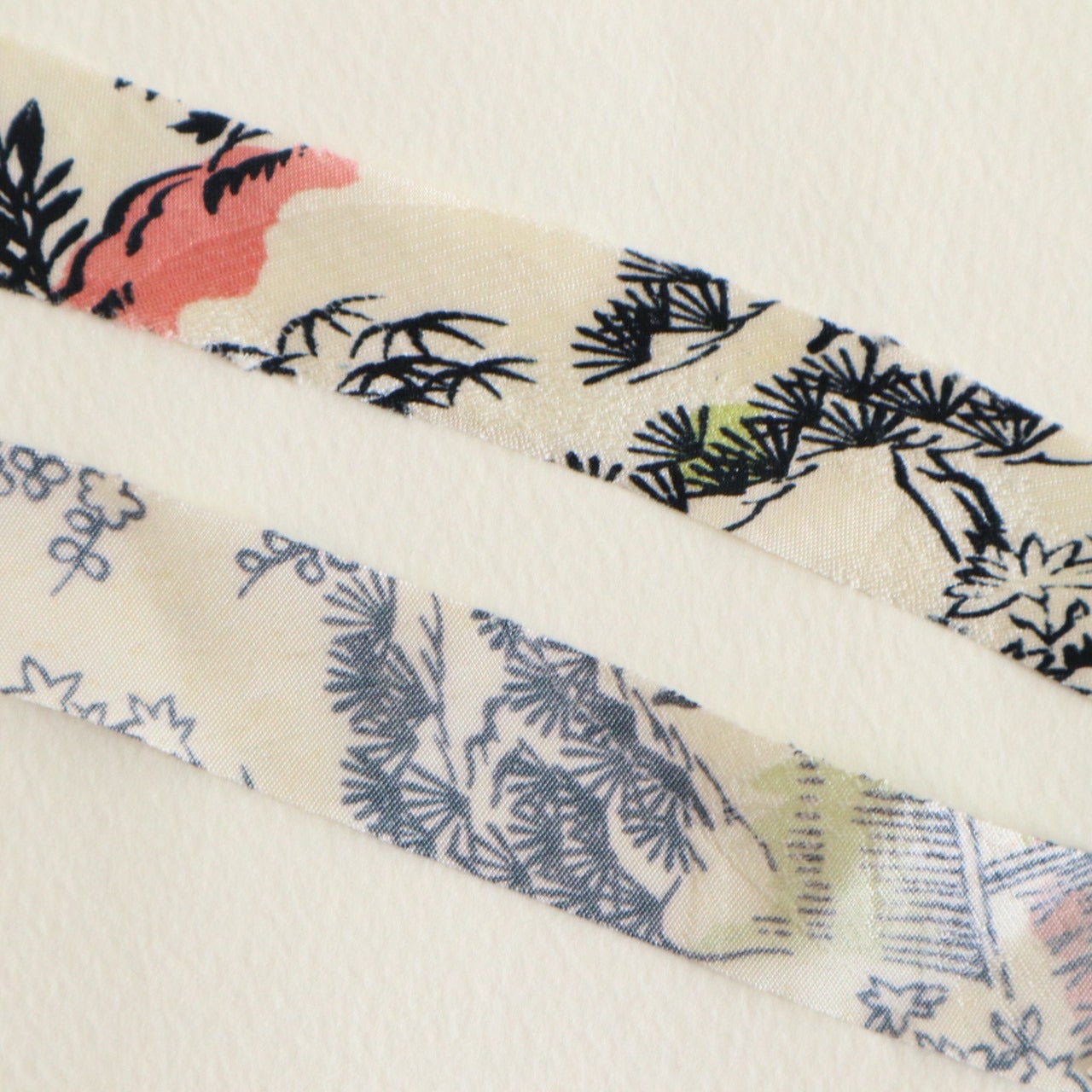 白地に屋敷に花柄(Y02512003）