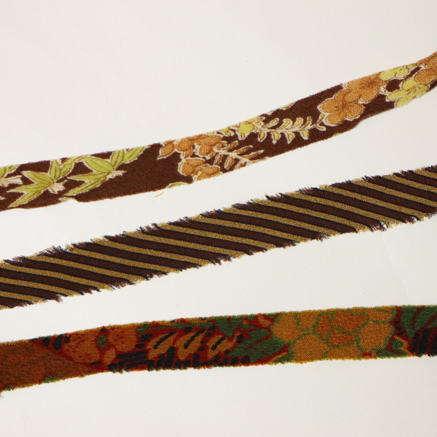 kimonoyarnお年玉BOX⑨（50m×3玉）（ロゴ入り組紐ディスク付きキットプレゼント）46％OFF