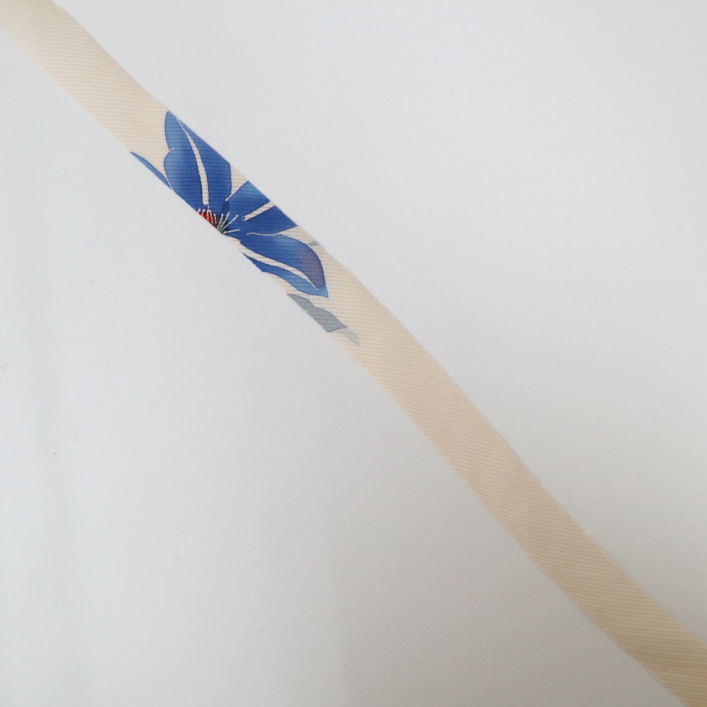 Light cherry blossom blue flowers (Y02406005)