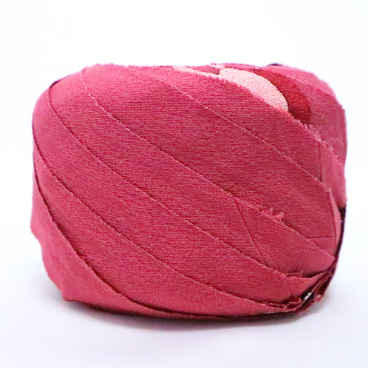 Deep red crepe with house and tree patterns (Y02306016)