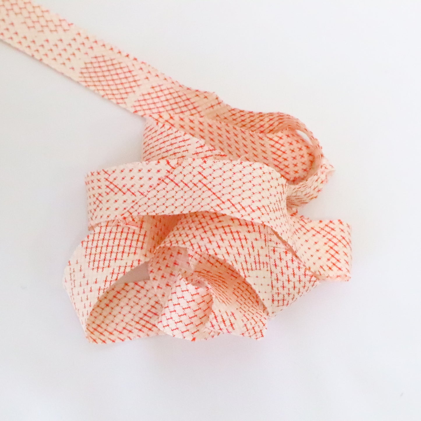 Red peony pattern, kasuri pattern, pongee on white background (Y02308021)