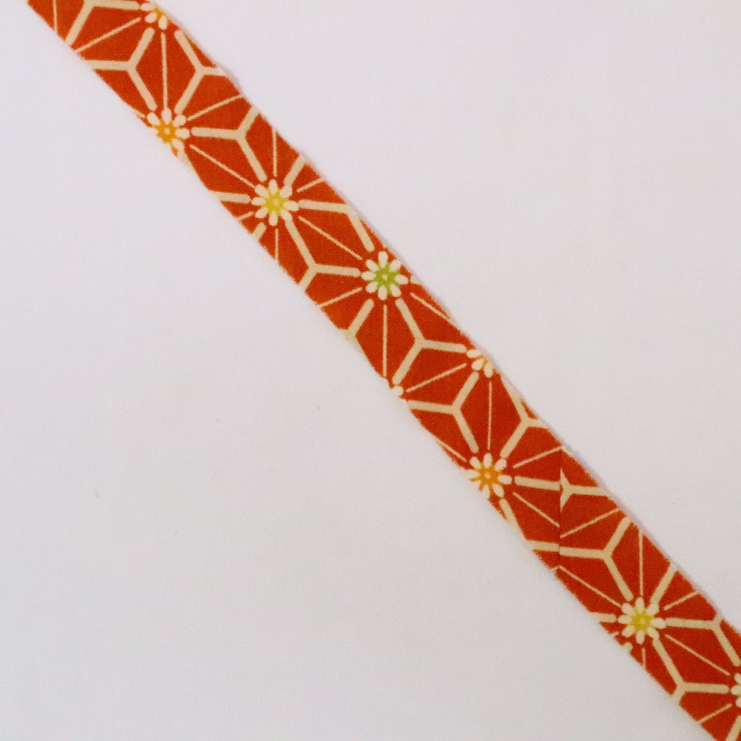 Orange wool with hemp leaf pattern (Y02309025)