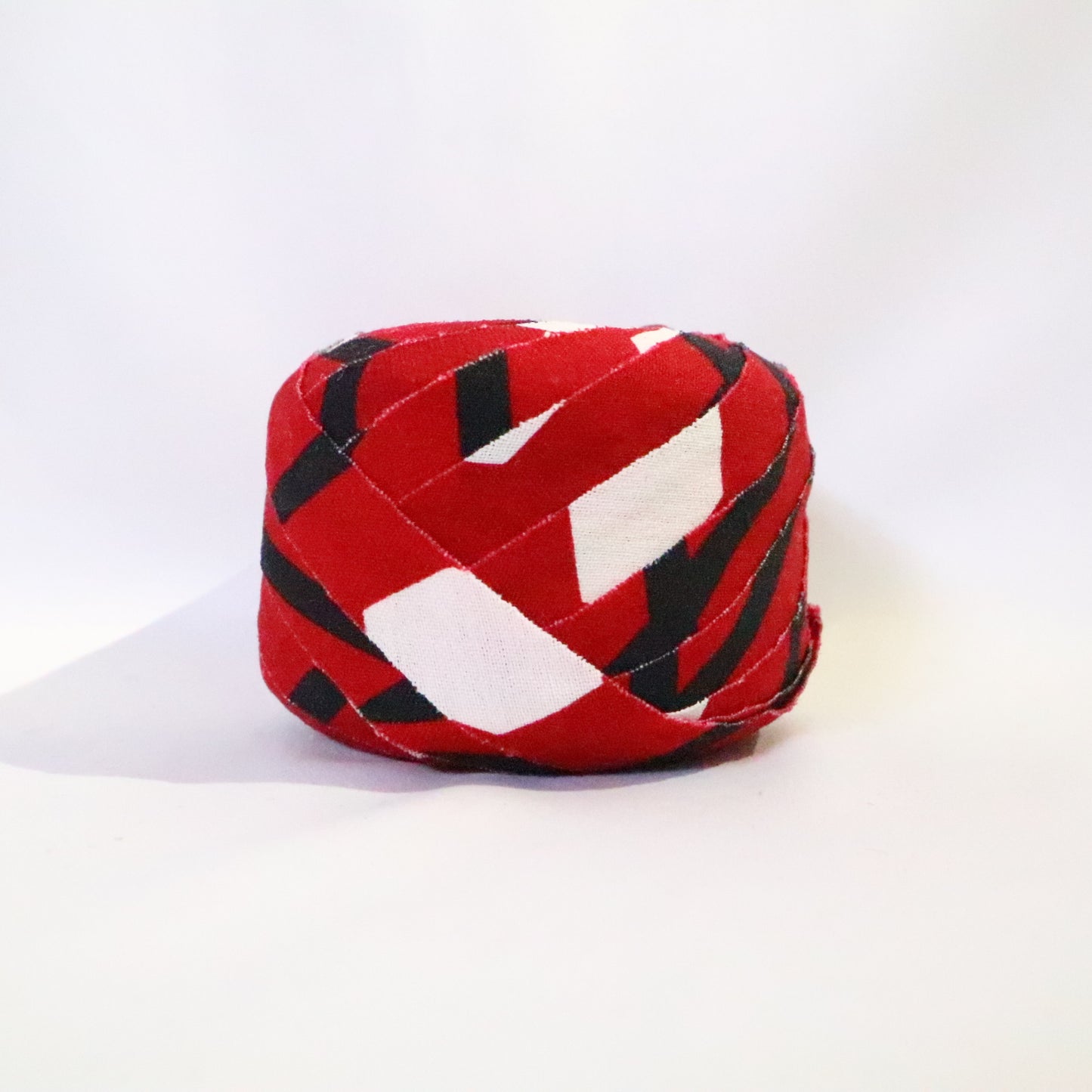 Dark brown with black and white geometric pattern/wool (Y02311029)