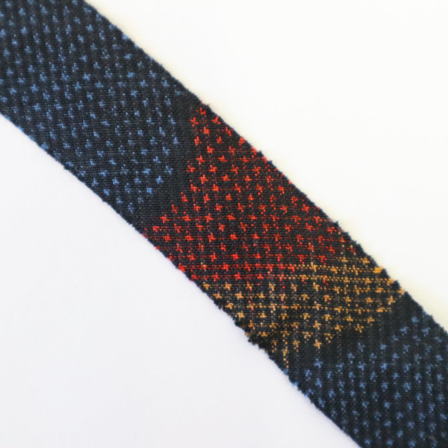 Blue red yellow (Y02206014)