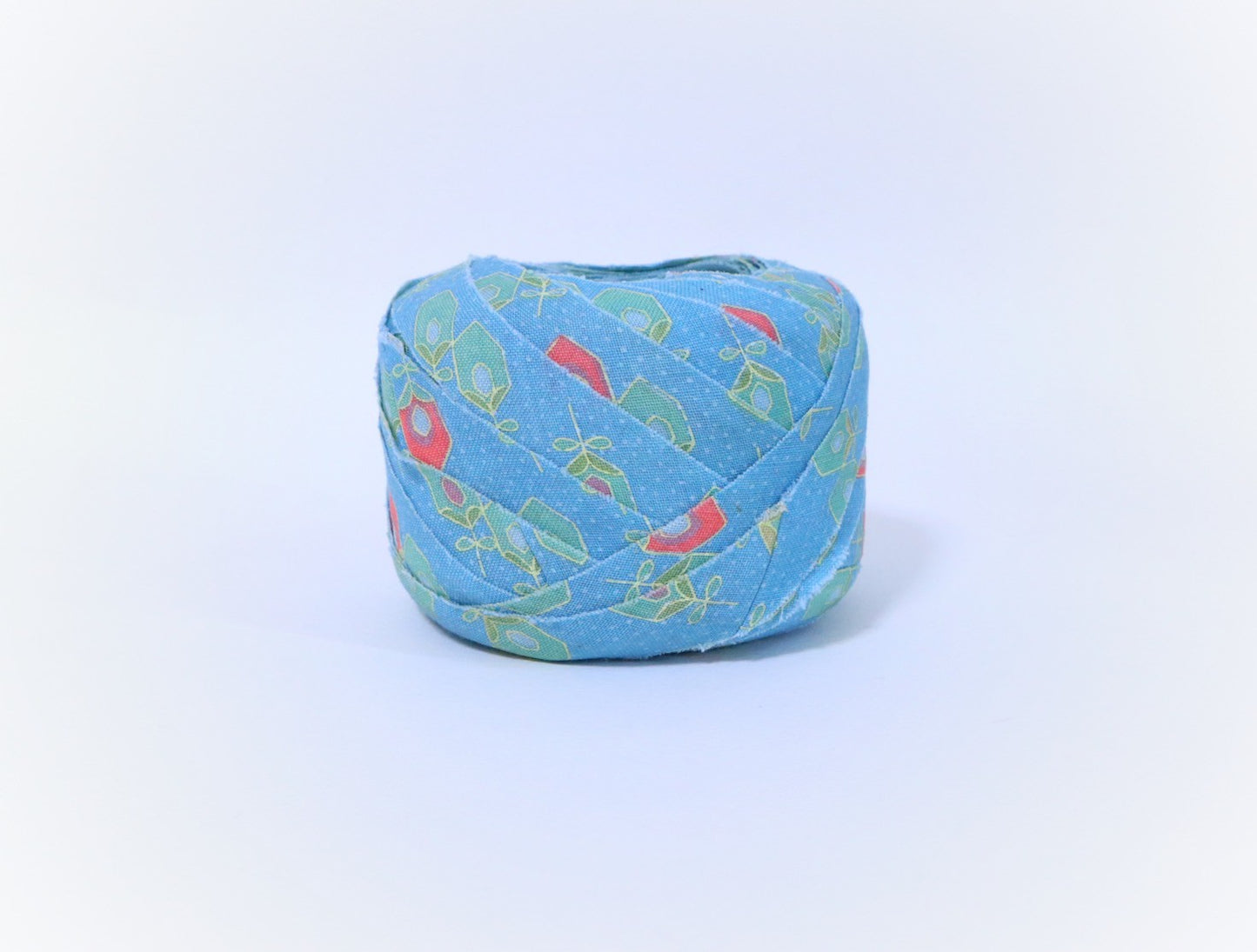 [Recommended yarn for bears] 30m ball / Light blue with pink and yellow-green floral pattern, wool