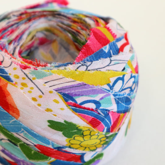 Children's kimono with colorful floral pattern on a white background (Y02507005)