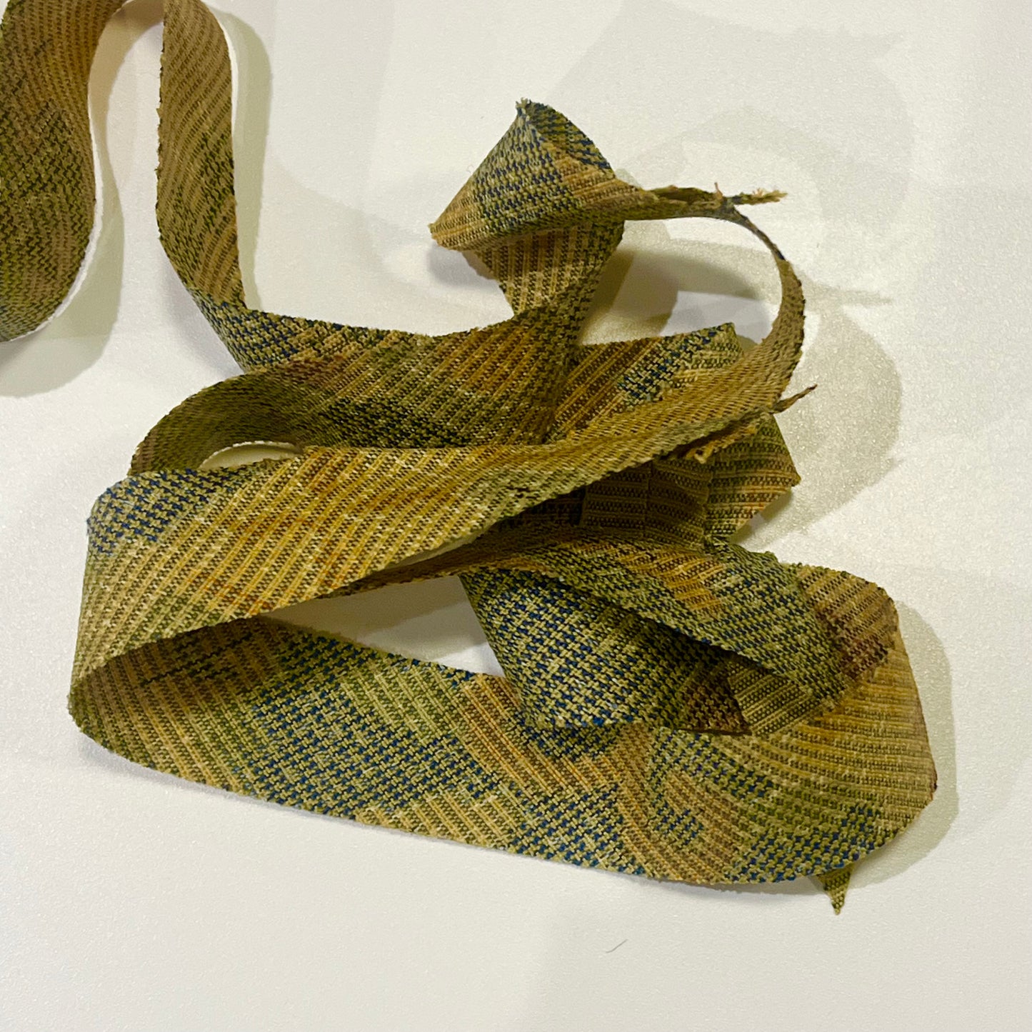 黄色に緑・灰色・水色の花柄・正絹(Y02508002）