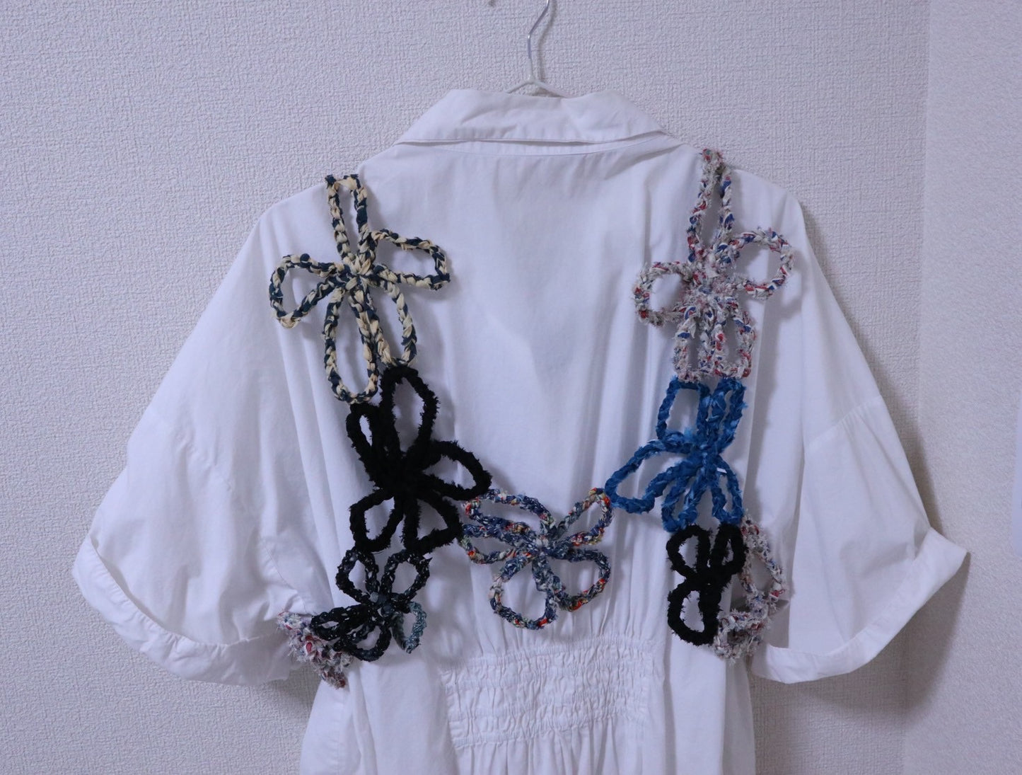 [Kit] Loosely fitting short floral motif bustier in blue and black