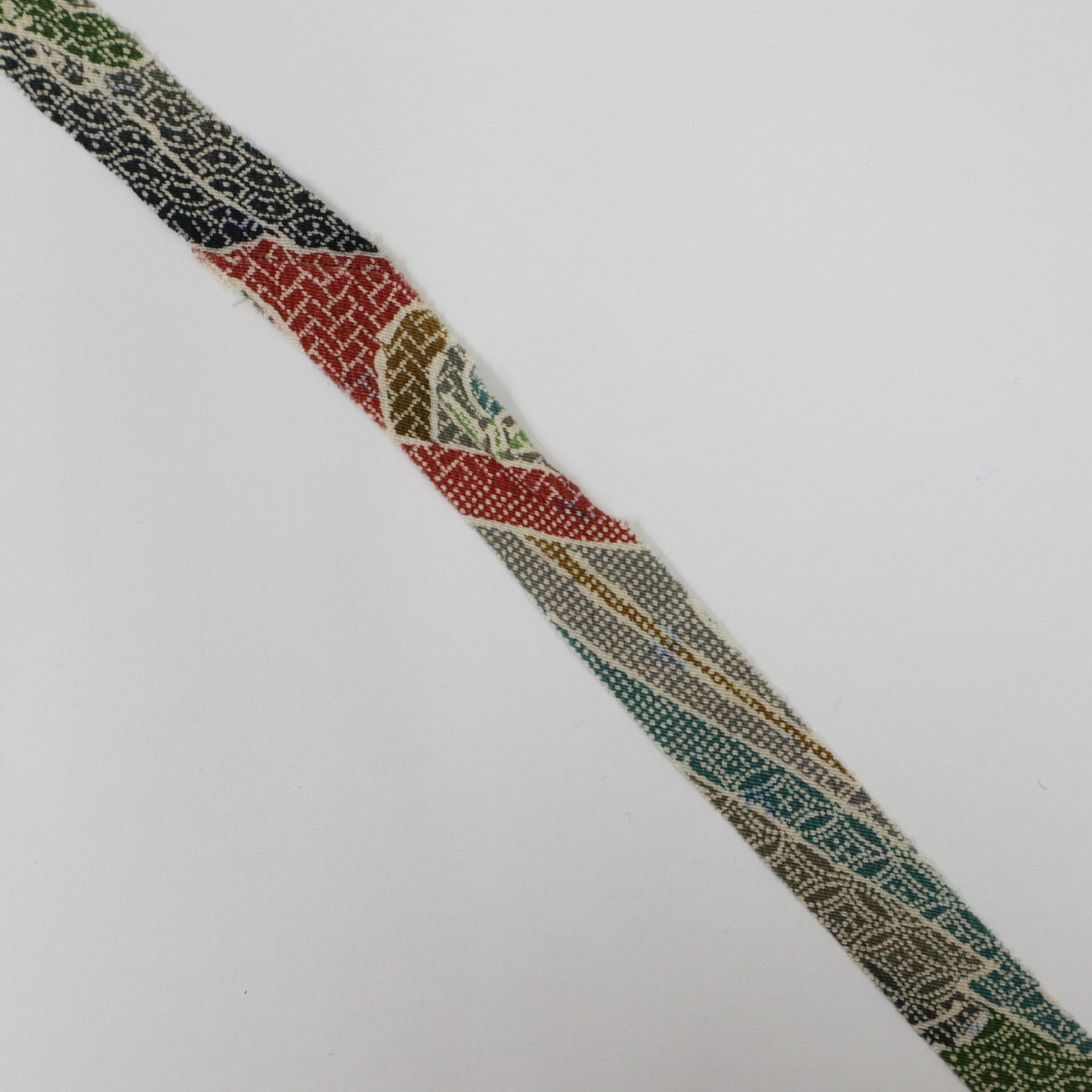 Chirimen fan pattern (Y02408005)