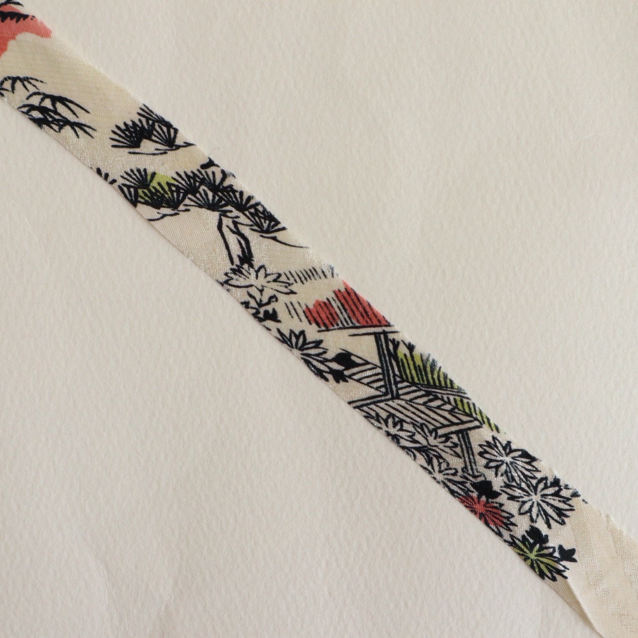 白地に屋敷に花柄(Y02512003）