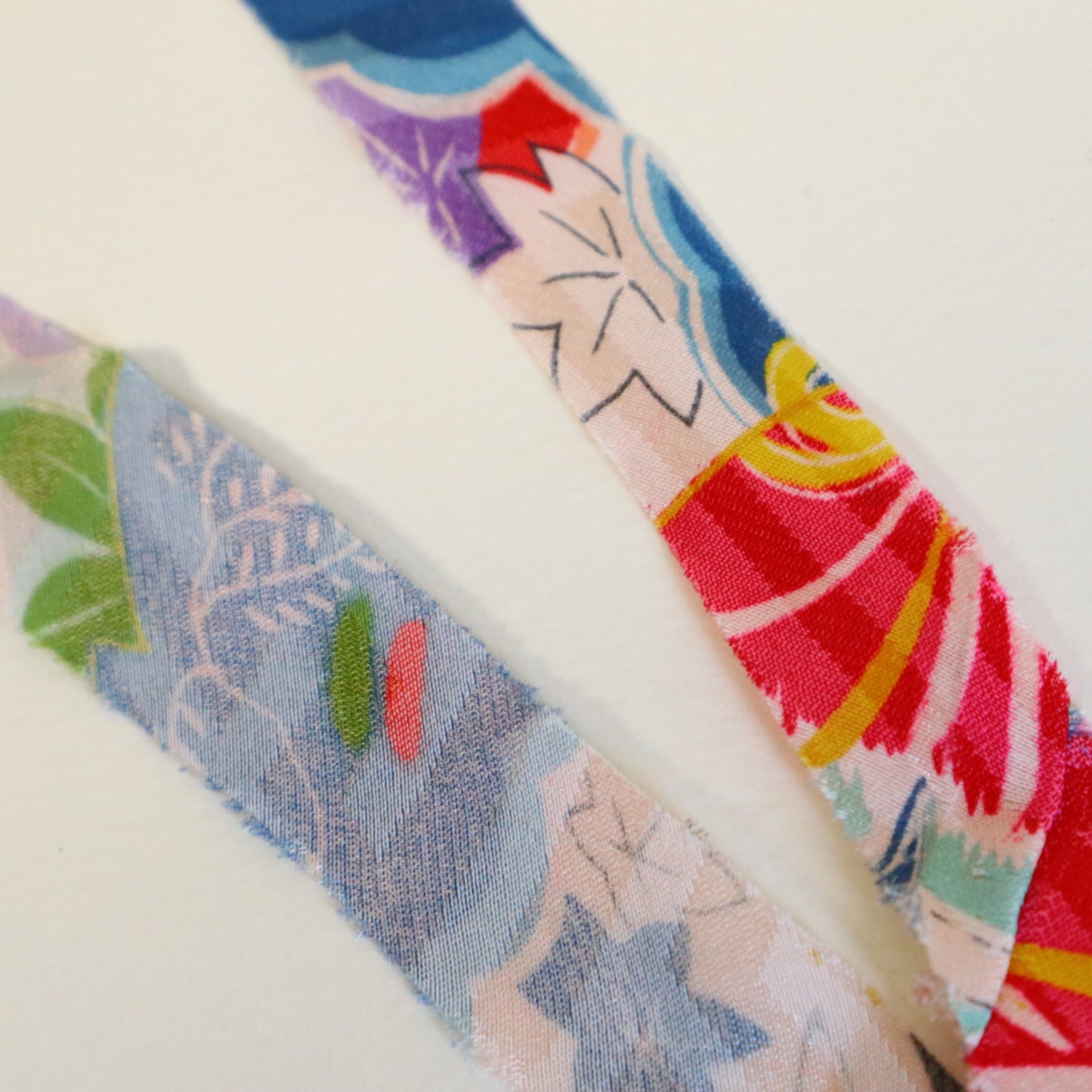 Children's kimono with colorful floral pattern on a white background (Y02507005)