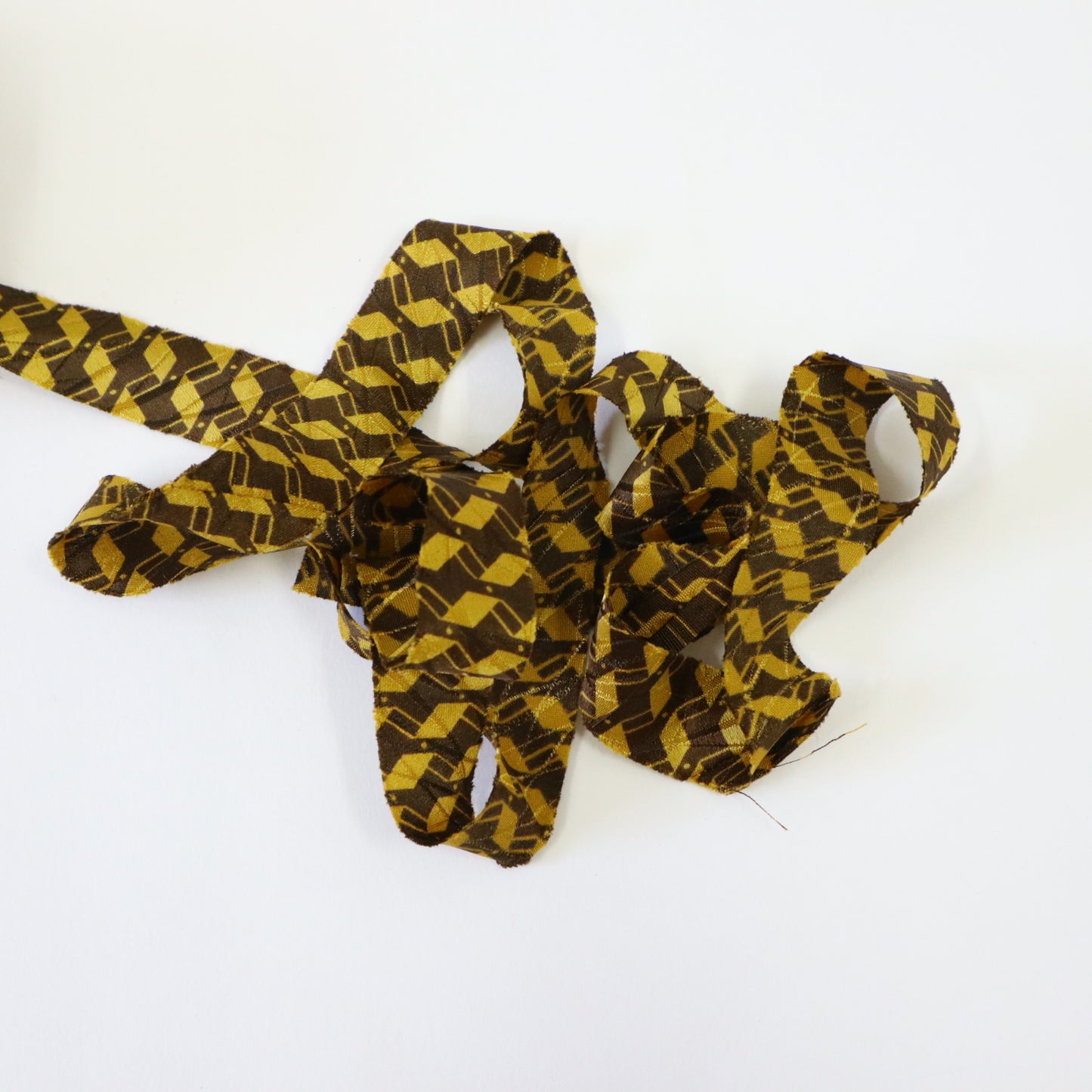 [Recommended Yarn for Bears] 30m Ball / Brown Square Pattern / Synthetic Fiber (Y02206012)