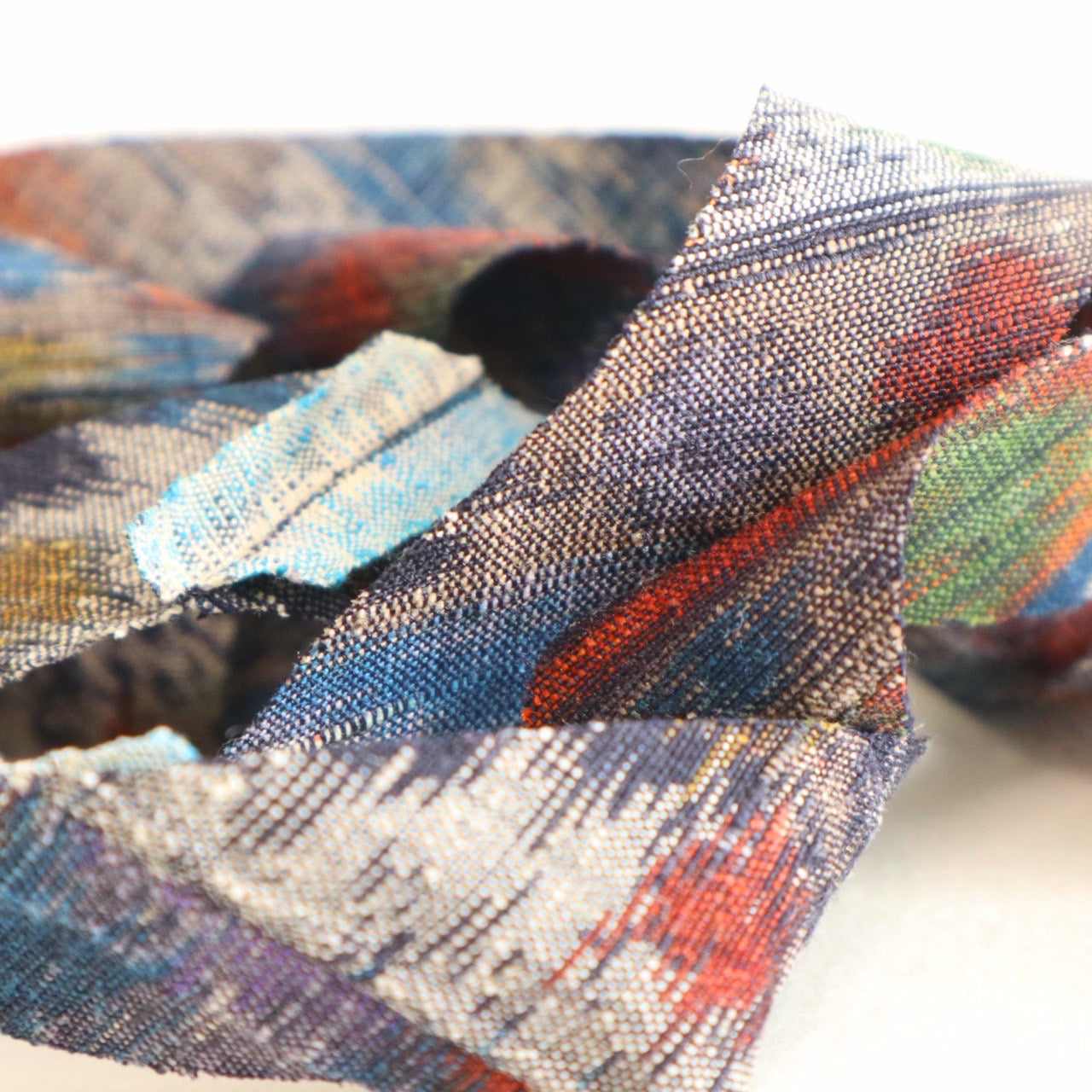 灰色に抽象絣柄・紬(Y02512005）