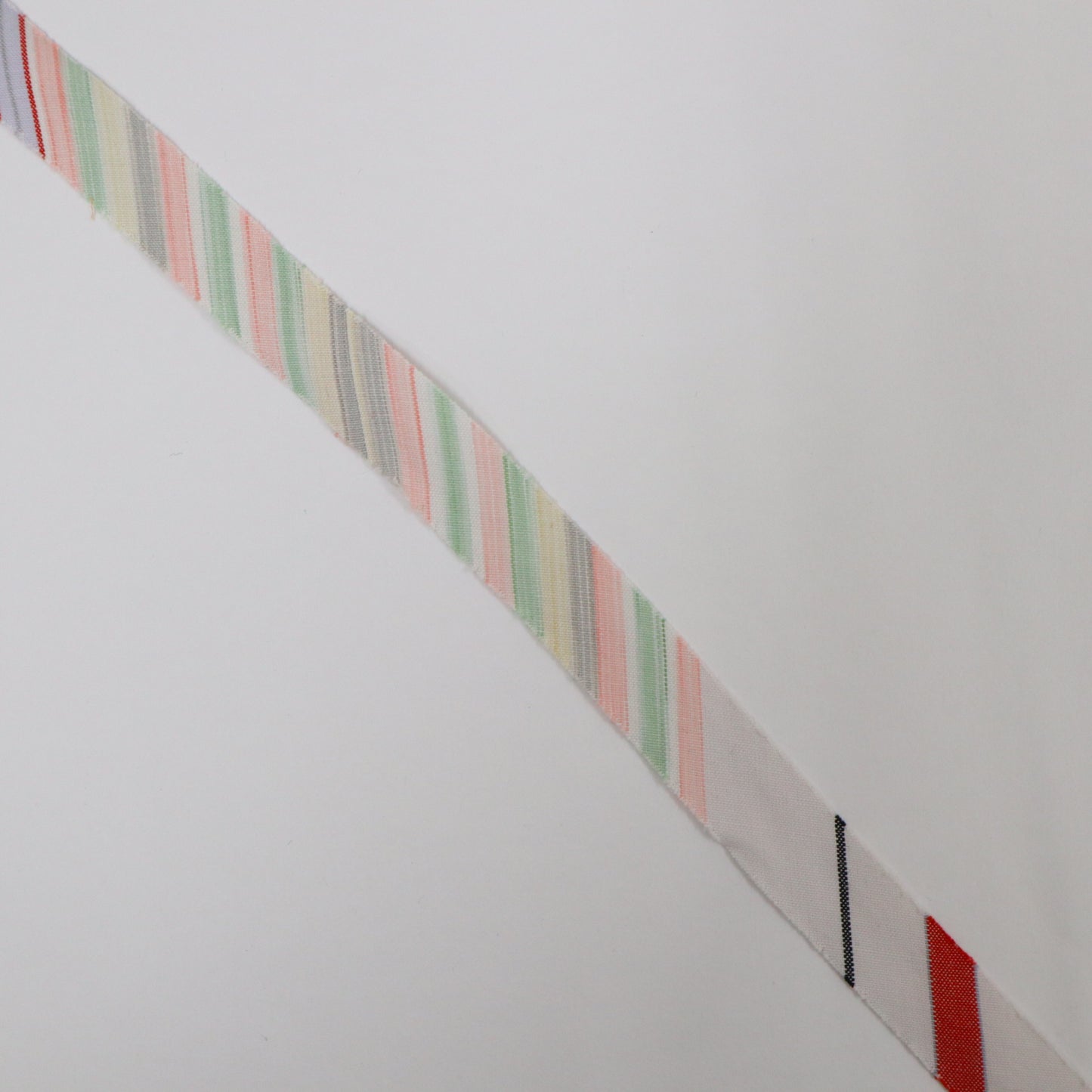 White Yukata Striped Pattern (Y02003084)