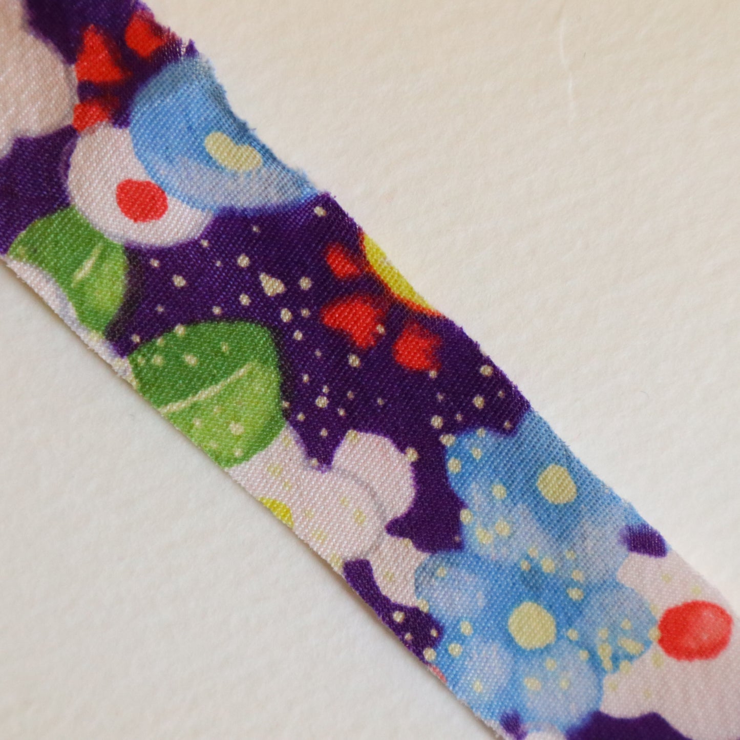 Purple children's kimono with colorful floral pattern (Y02507004)