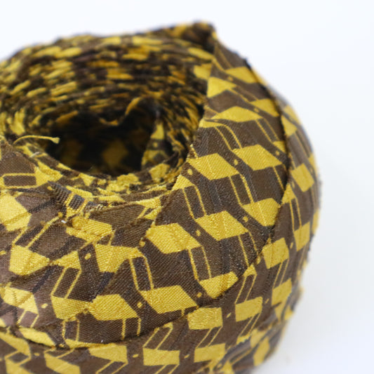 [Recommended Yarn for Bears] 30m Ball / Brown Square Pattern / Synthetic Fiber (Y02206012)