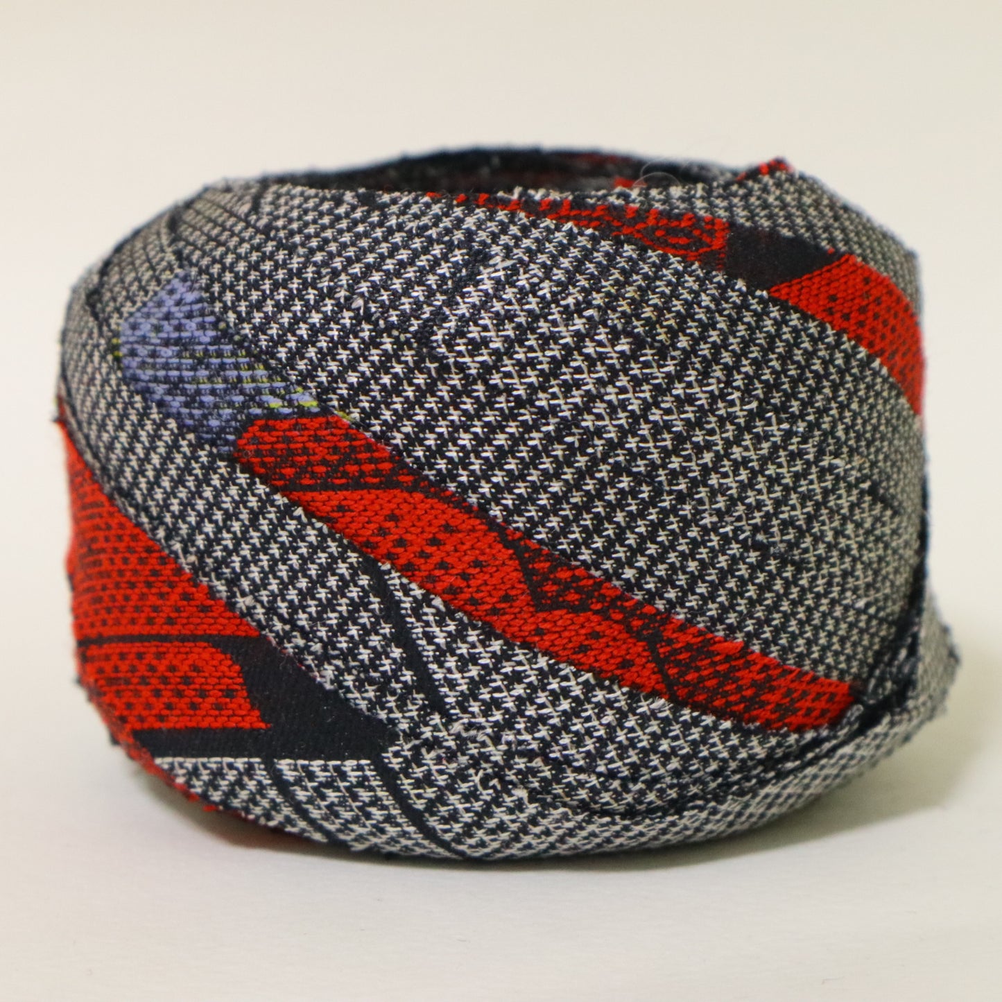 Black pongee (Y02511005)