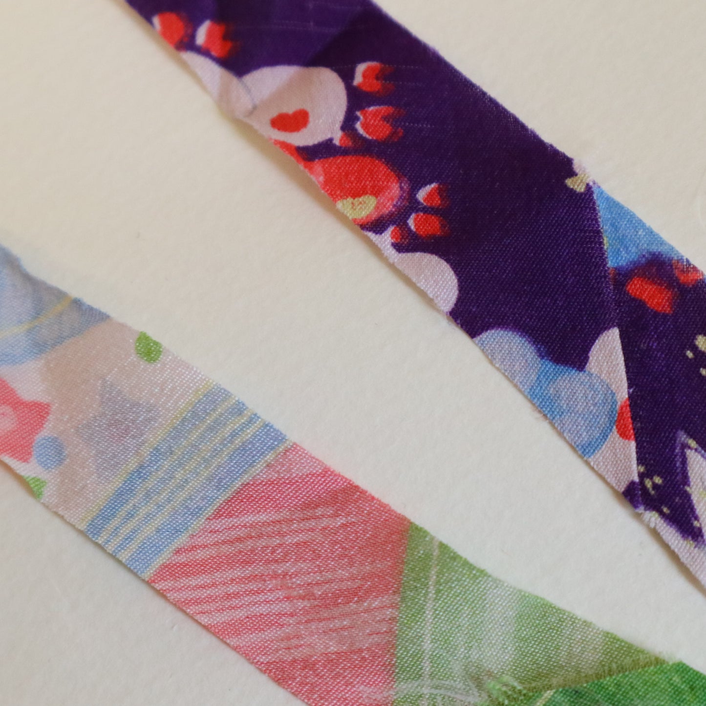 Purple children's kimono with colorful floral pattern (Y02507004)