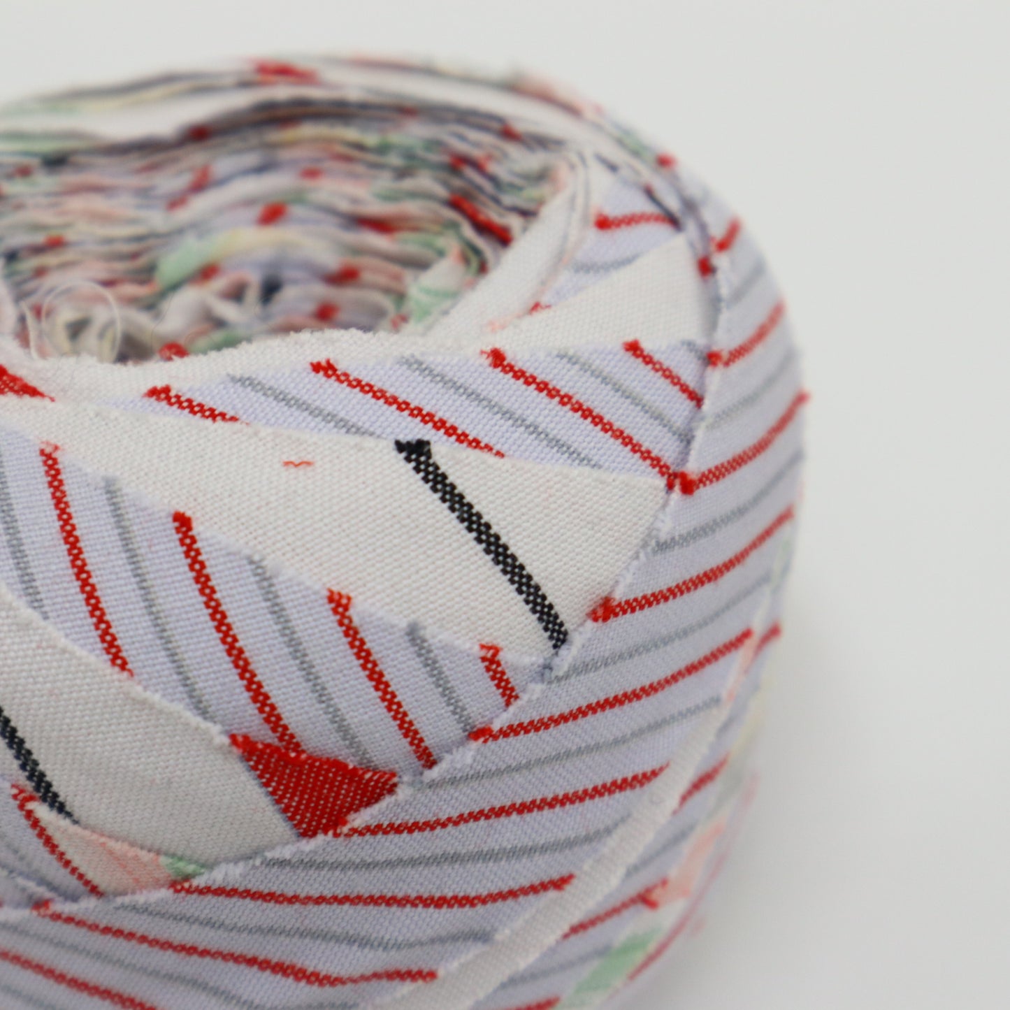 White Yukata Striped Pattern (Y02003084)