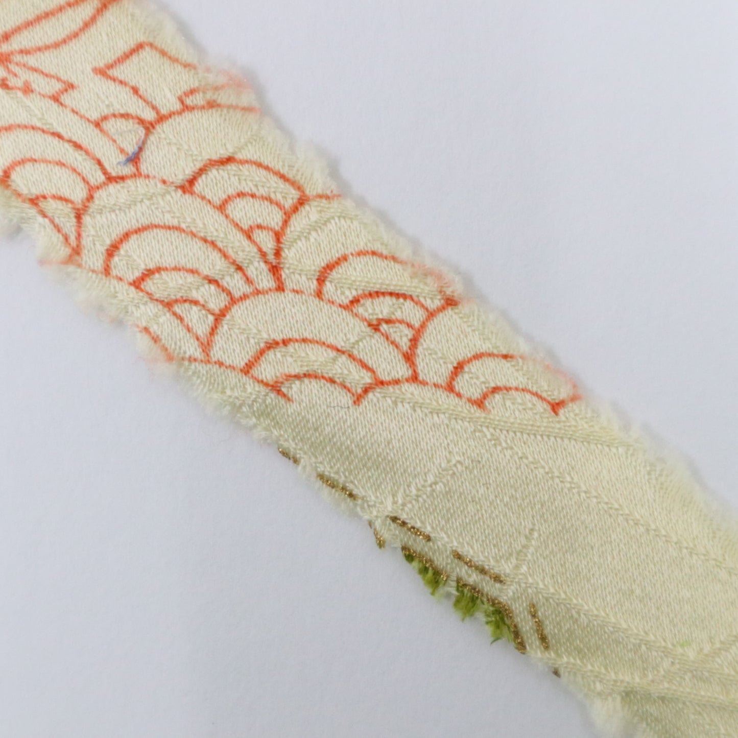 White and red auspicious crepe (Y02012021)