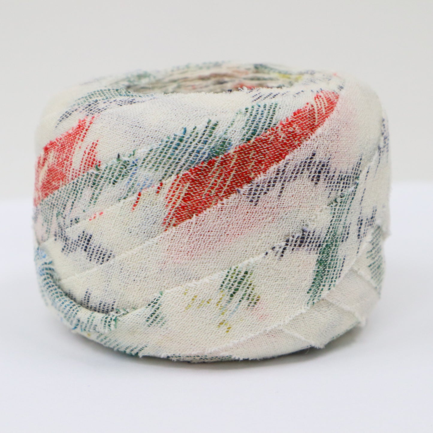 White wool red yellow green blue (Y02405014)