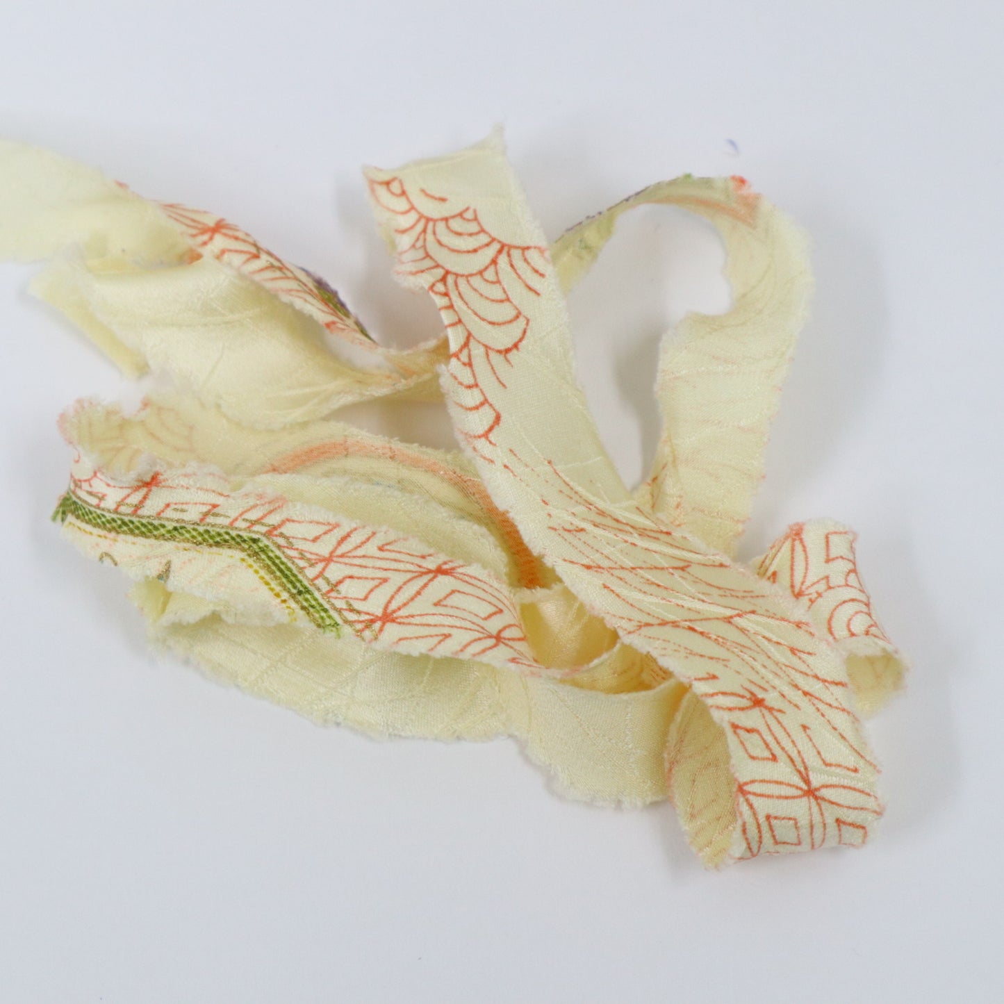 White and red auspicious crepe (Y02012021)