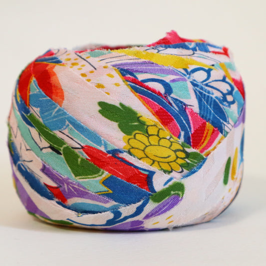 Children's kimono with colorful floral pattern on a white background (Y02507005)