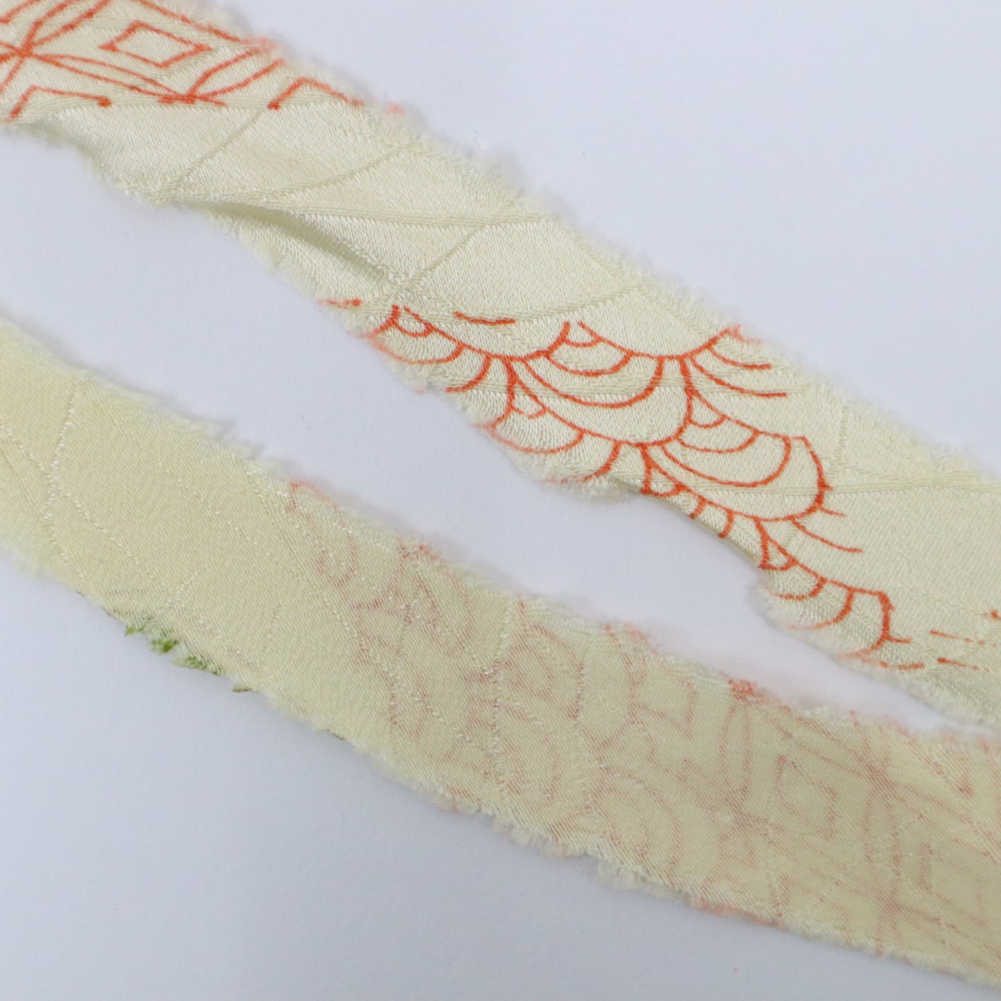 White and red auspicious crepe (Y02012021)