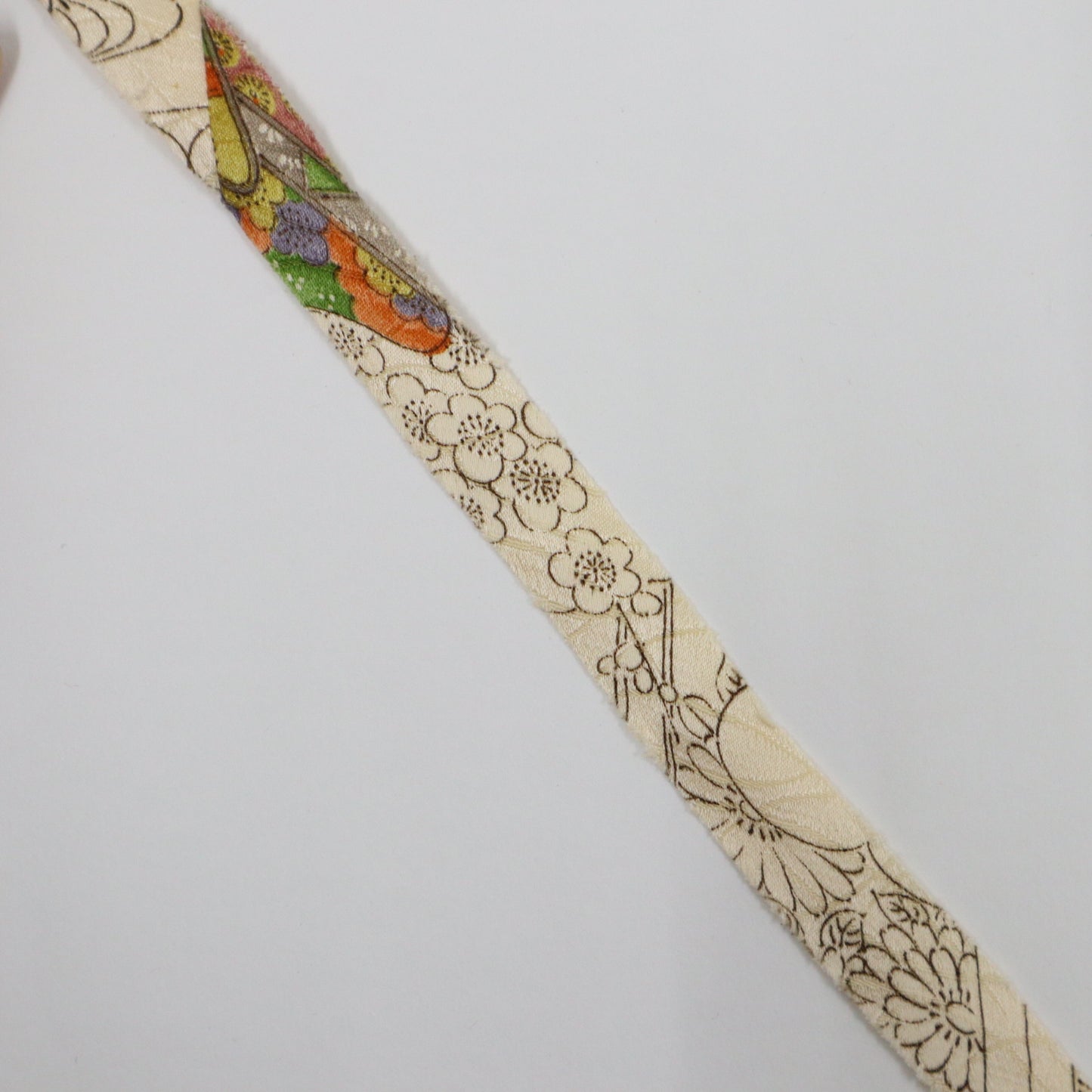 Unbleached mansion with floral pattern (Y02206015)